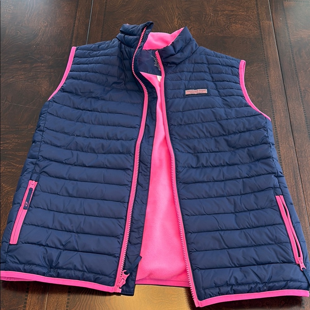 LIKE NEW Vineyard Vines Navy and Pink Puffer Vest Lids XL/16